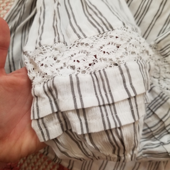 NWT hollister striped blouse - Picture 3 of 3